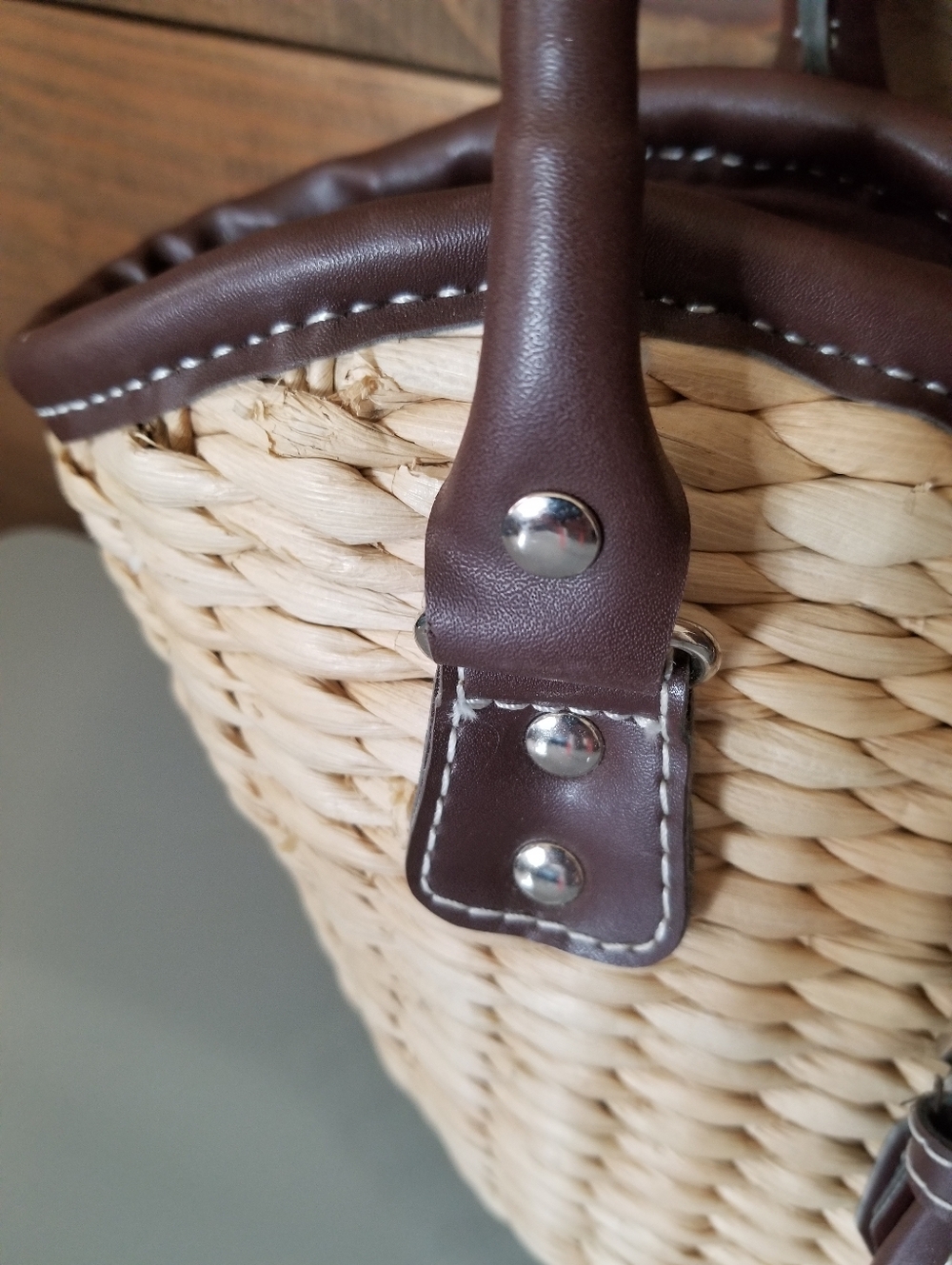 Marshall Fields Vtg Weaved Wicker Basket Bag Tan Brown Handles Bucket Purse - Picture 6 of 14